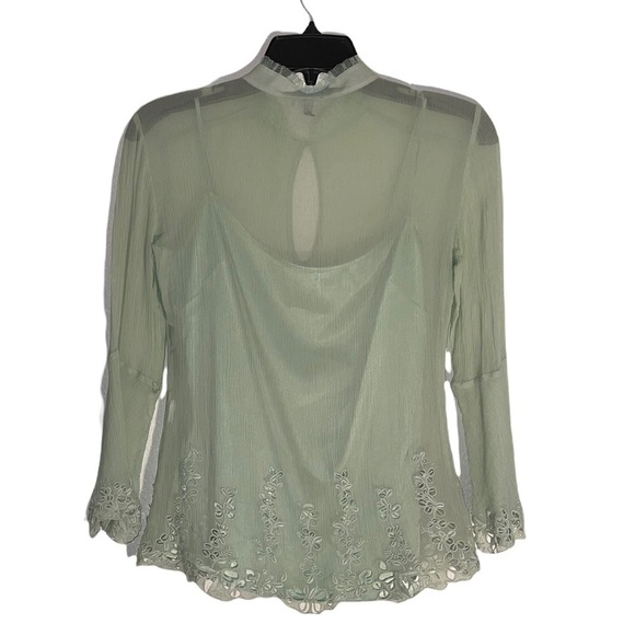 Tahari women’s blouse. Size SM - see measurements no garment or size tag. GUC - Picture 2 of 6